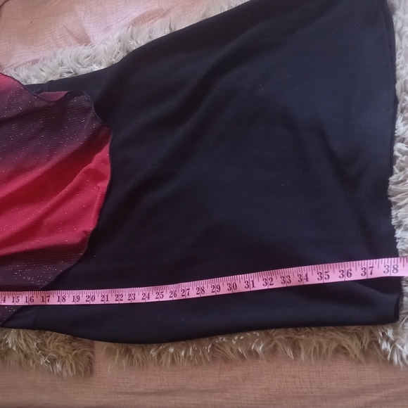 Black dress with red detail size xl - Picture 8 of 8